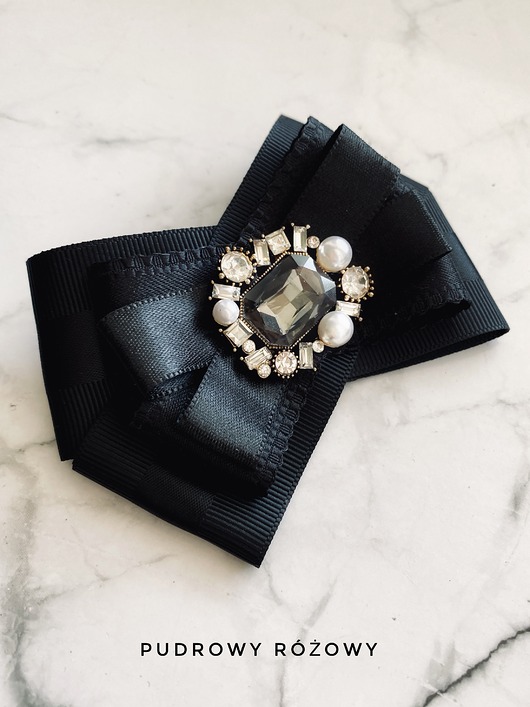 broszki Czarna Brosza  z  kryształkami NEW