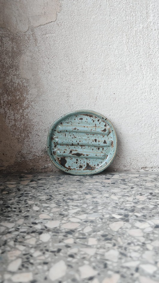 mydelniczki Mydelniczka ceramiczna na nóżkach handmade