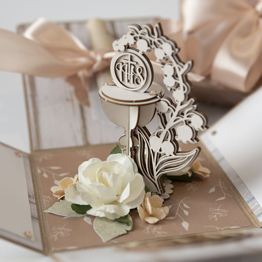 kartki na komunię Pamiątka Pierwszej Komunii exploding box kartka 3d