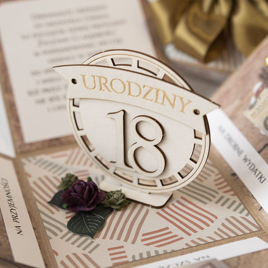kartki scrapbooking 18 urodziny, exploding box, kartka 3d osiemnastka