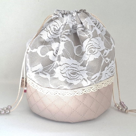 kosmetyczki Kosmetyczka worek mały " boho koronka i koraliki "