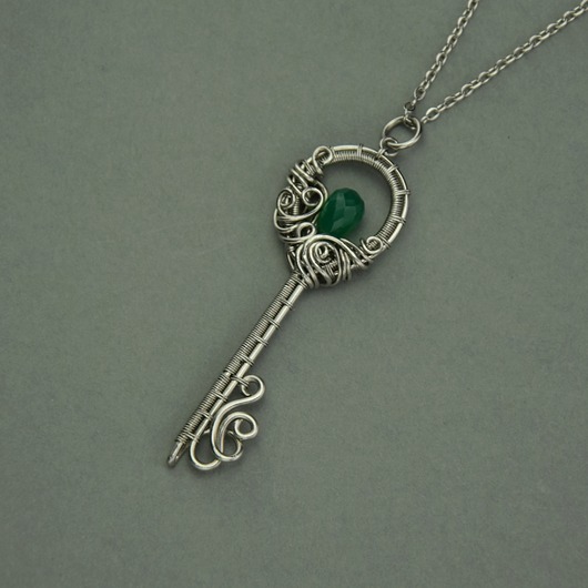 wisiory Wisiorek klucz zielony onyks wire wrapping