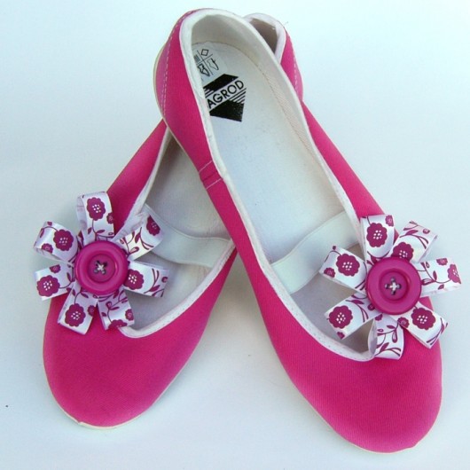 Różowe marzenia (buty + broszki) Czarna Biedronka