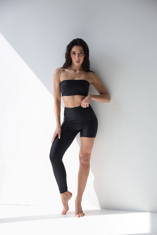 legginsy Milano Leggings - Simple Black Asymetryczne legginsy typu high waist