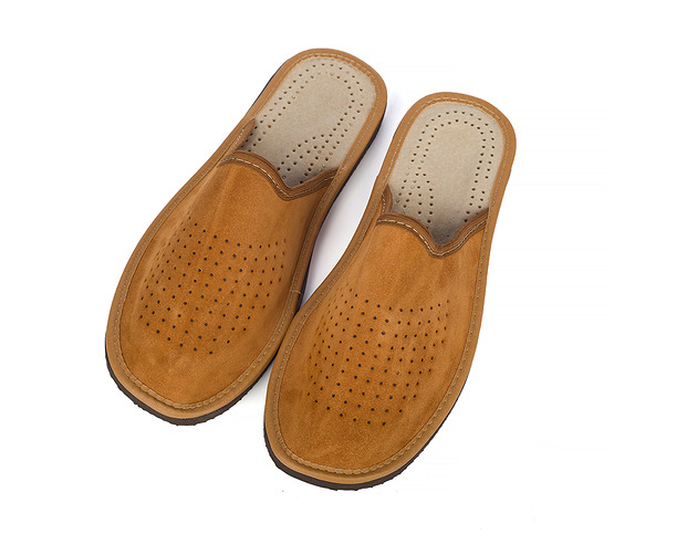 buty męskie Pantofle męskie zamknięte z naturalnego zamszu jasny brąz