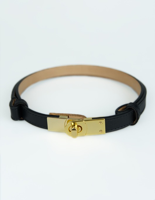paski damskie Skórzany regulowany pasek damski ze złotą klamrą Kallie Czarny