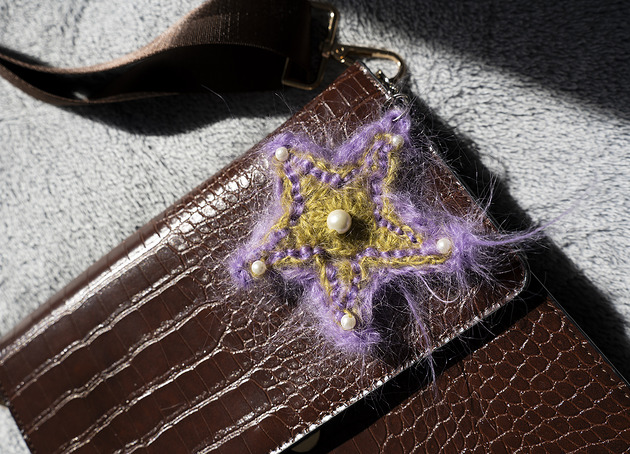 breloki Puchaty brelok - rozgwiazda z perłą