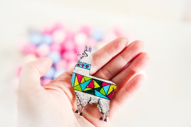 broszki Urocza broszka z Lameuszem