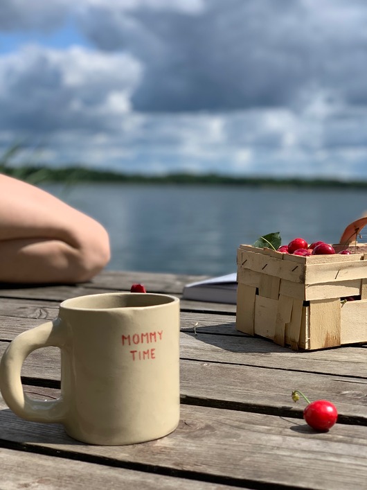 kubki i filiżanki Duży Ceramiczny Kubek Handmade 420 ml Beżowy z Napisem Mommy Time