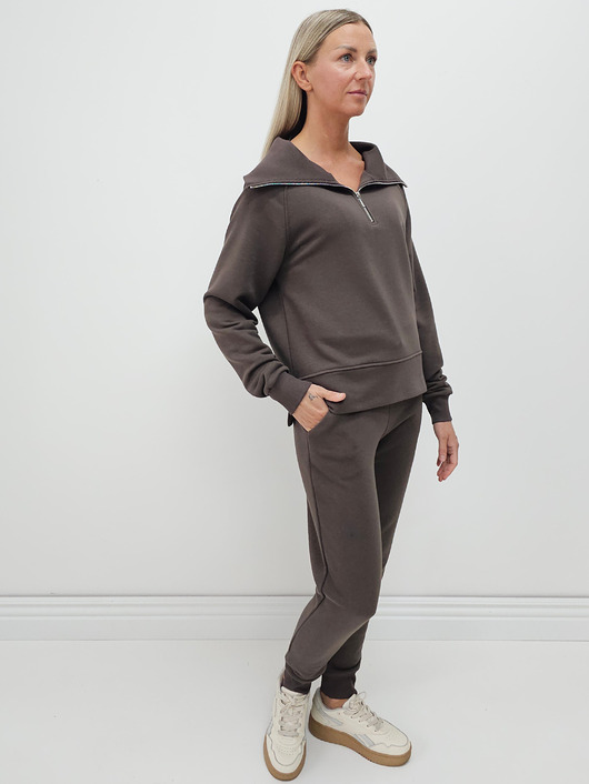 komplety damskie Anisa minimalistyczny lekko dopasowany komplet spodnie i bluza - Chocolate