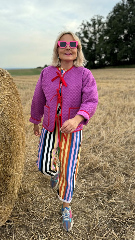 kurtki damskie Pikowana kurtka z wiązaniem