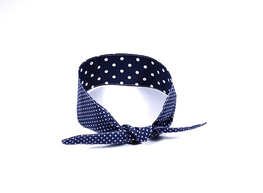 Opaska pin up granatowa w białe grochy i kropki RękaProduction
