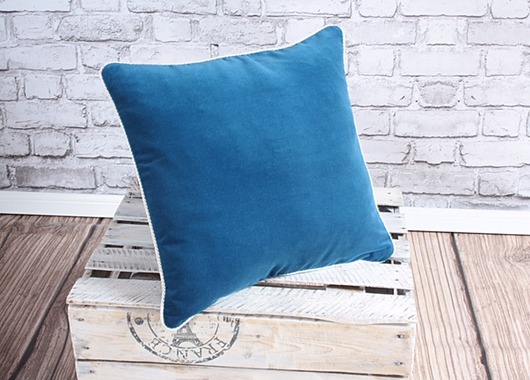 Poduszka Pretty Sapphire Color For Home