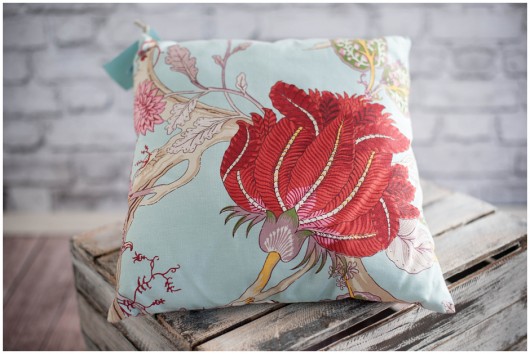 Poduszka Exotic Flower  Color For Home