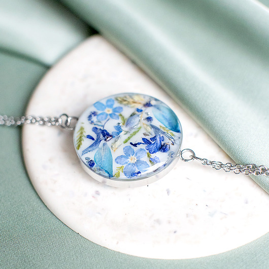 bransoletki z żywicy Bransoletka z kompozycją kwiatową