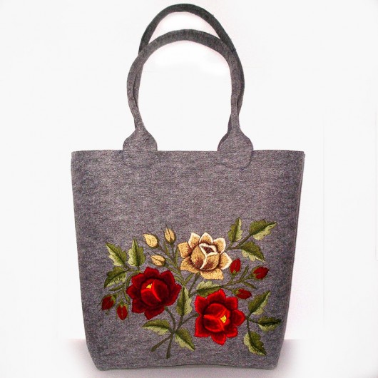 Felt Bag with embroidered Roses na ludowo