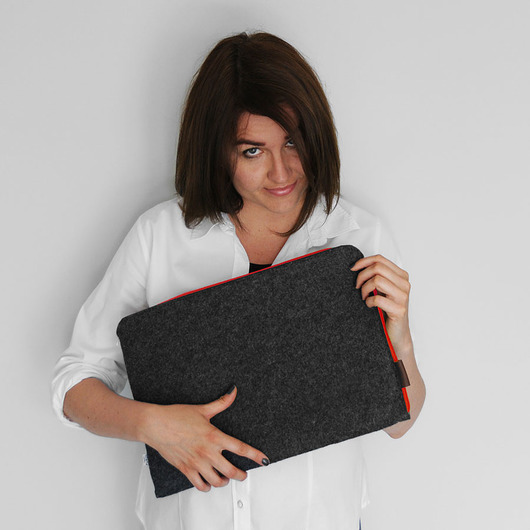 ETUI NA LAPTOPA 02 czerwony zamek grafitowe purol design