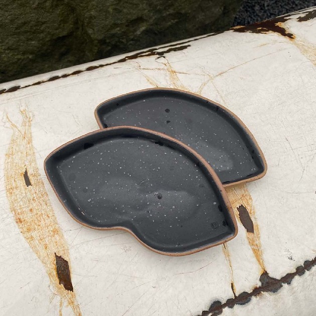 podkładki do kuchni Ceramiczne naczynie na biżuterię Usta "Black Mat"
