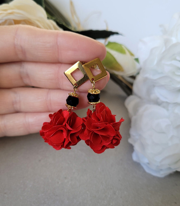 kolczyki z kamieniami Kolczyki na sztyftach z Turmalinem i kwiatkiem