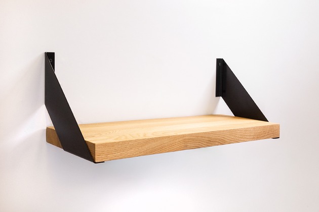 półki Loftowa półka dębowa z czarnymi podpórkami 56x20 cm