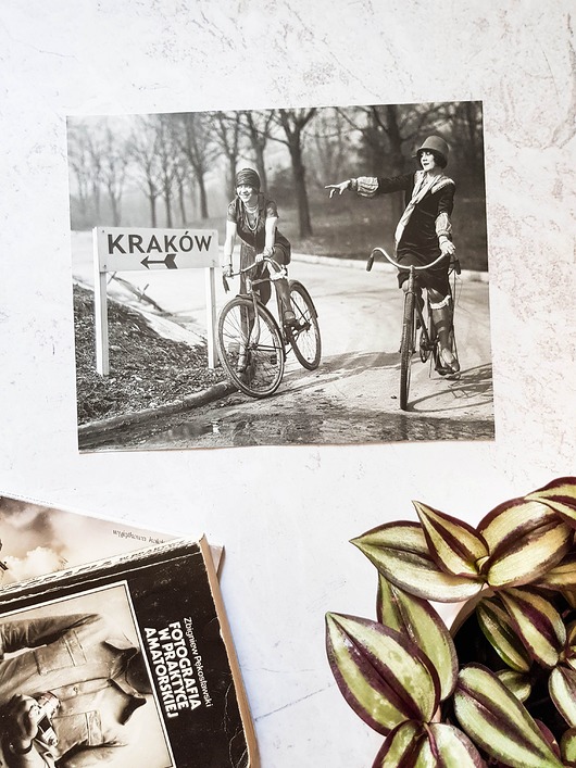 plakaty Plakat - Kraków, Dziewczyny na rowerach vintage