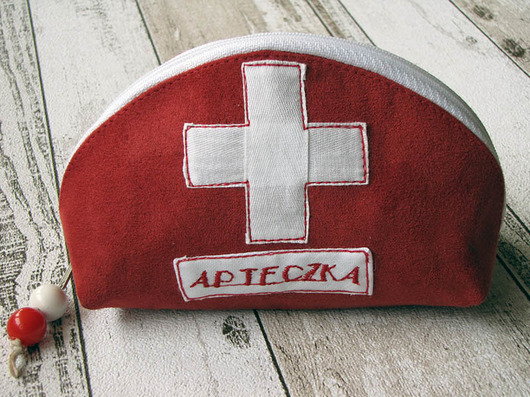 Apteczka - pomieści plaster na złamane serce :) ifONA