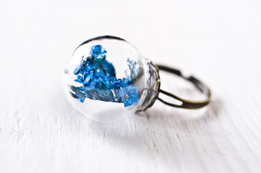 Pierścionek z niebieskimi  kwiatkami So Jewelry