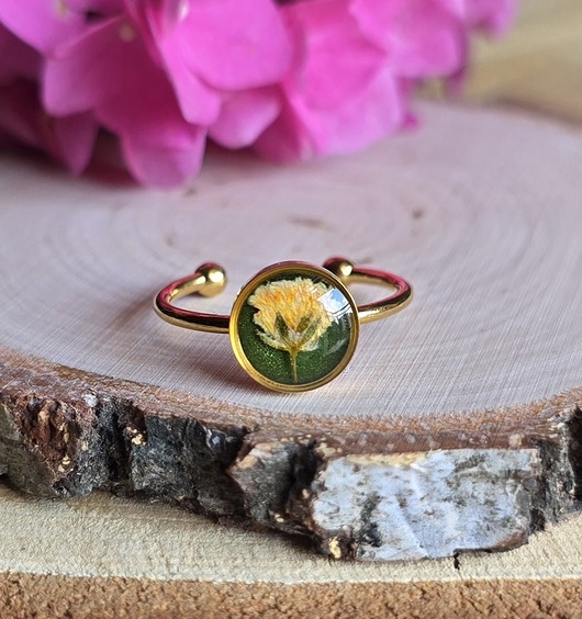 pierścionek z żywicy Pierścionek złoty żółty kwiat prawdziwy żywica dziewczęcy gipsówka