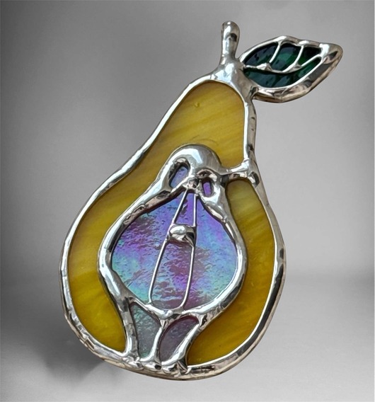 broszki Szklana broszka Gruszka Łono  Symbol kobiecości. Witraż