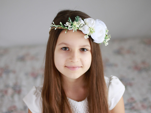 Kwiatowy wianek na głowę - białe kwiaty Lola White