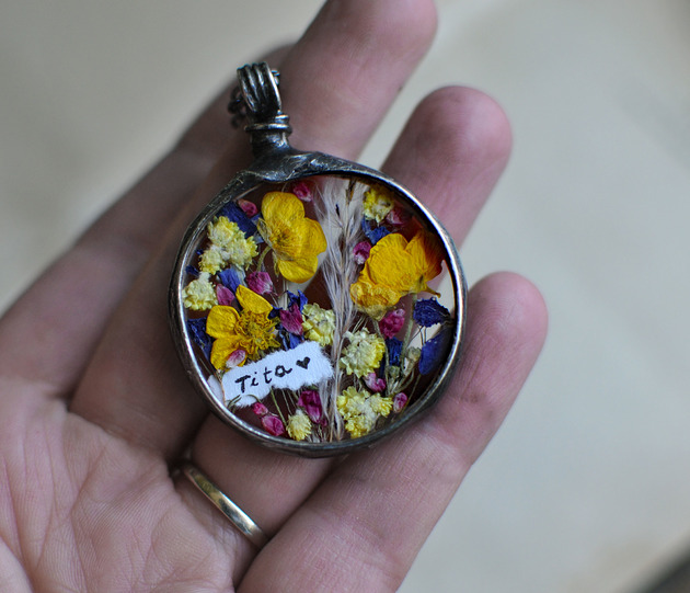 wisiory Maleńka łąka z sekretną wiadomością