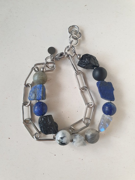 bransoletki z kamieni naturalnych Bransoletka RAW z grubym łańcuchem, lapis lazuli, czarny turmalin