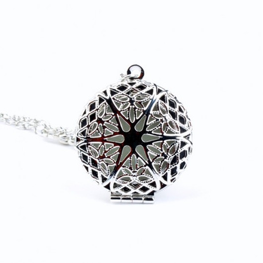 ALONE IN THE DARK - Round Silver DROBINY CZASU