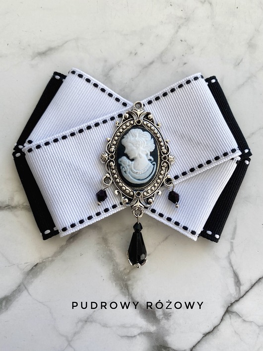 broszki Brosza Kamea Styl Glamour Dama Kameliowa z paciorkami