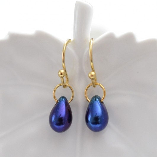 teardrops in gold Made by Magda