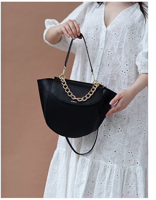 torby na ramię Black Classic Half Moon Bag