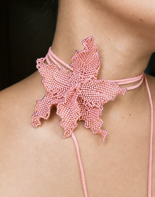chokery Różowo - łososiowa orchidea - naszyjnik choker z koralików