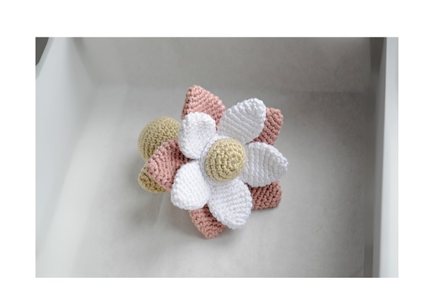 pokój dziecka - różne Grzechoczący kwiatek