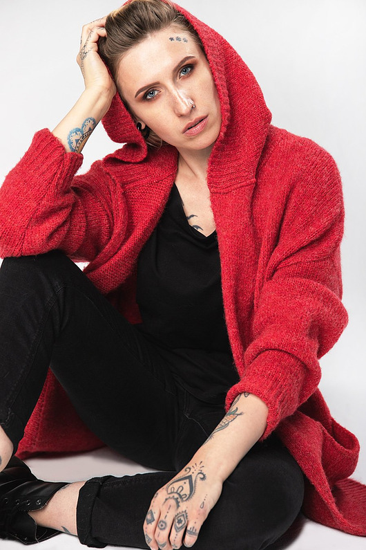 swetry damskie  Sweter długi UNDERWORLD malinowy