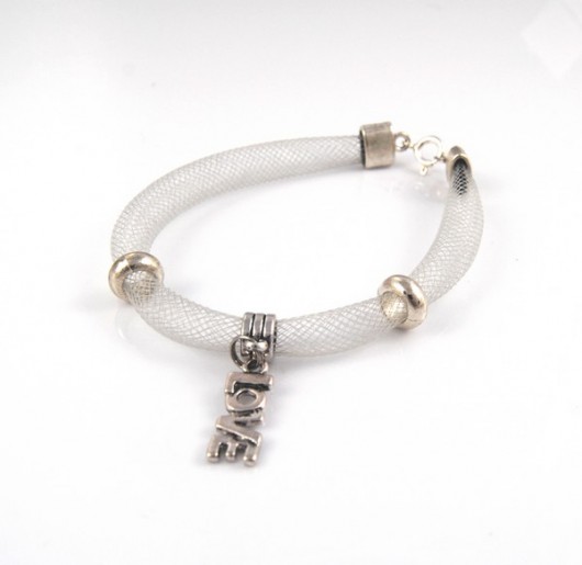 z zawieszką LOVE funkyandchic