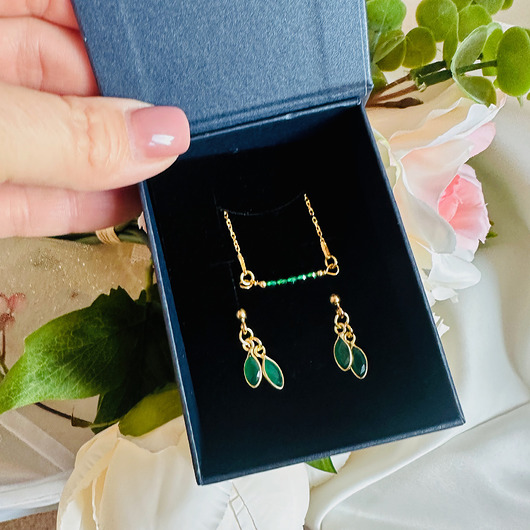 komplet biżuterii BOSKA ZIELEŃ- Kolczyki i naszyjnik z zielonym onyksem