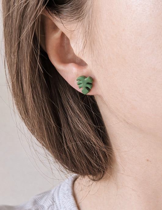 kolczyki z masy plastycznej Kolczyki sztyfty monstery biżuteria w stylu jungle dla fanki roślin domowych