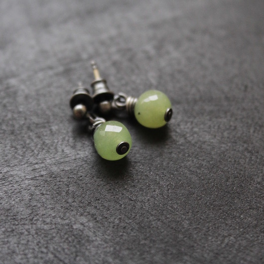 kolczyki z kamieniami Kolczyki prehnity w srebrnym kołnierzu