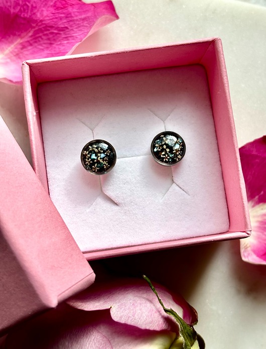 kolczyki z żywicy Kolczyki dzika marchew na czerni