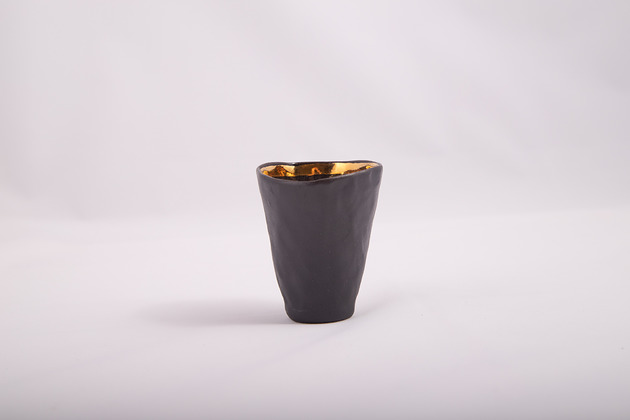 porcelanowy kubeczek espresso złoto/mat/połysk Magdalena Konior