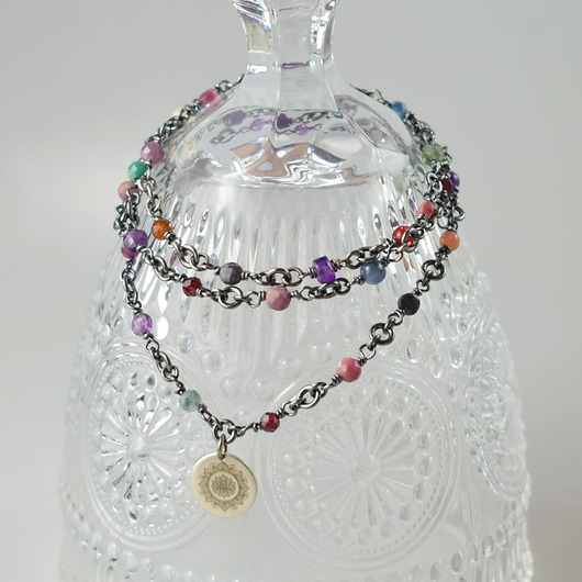 srebrne naszyjniki Kwiat Lotosu  - srebrny naszyjnik miź kamieni