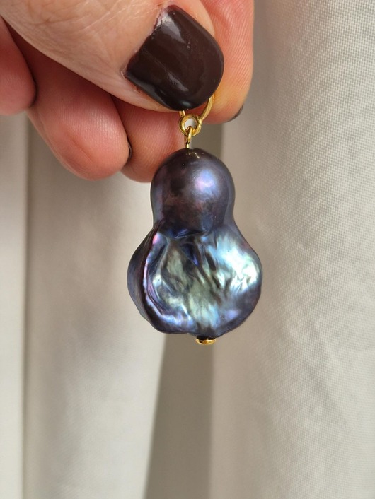 biżuteria różna Wisior z granatowo-fioletowej perły barokowej