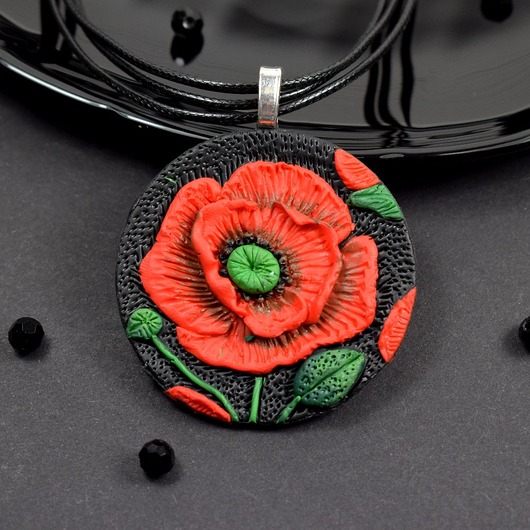 wisiory Naszyjnik "czerwony mak"