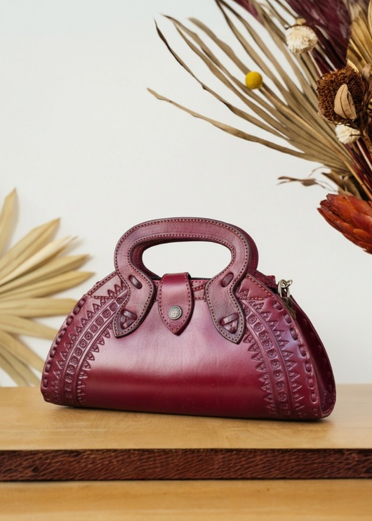 torebki do ręki Torebka skórzana ręcznie robiona góralska Cuero Wiśniowa wzory