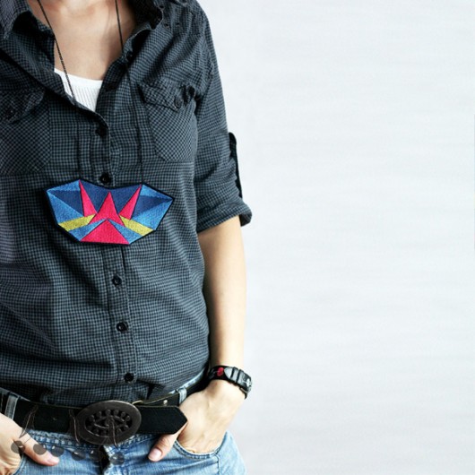 ::: TRIANGLE GORGET #3 ::: uniqo